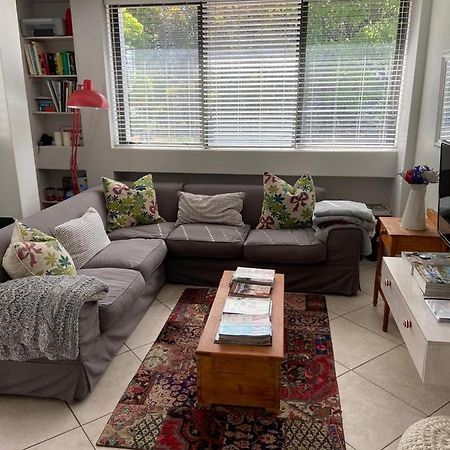 Modern, Centrally Located Dorp Street Apartment Stellenbosch Extérieur photo