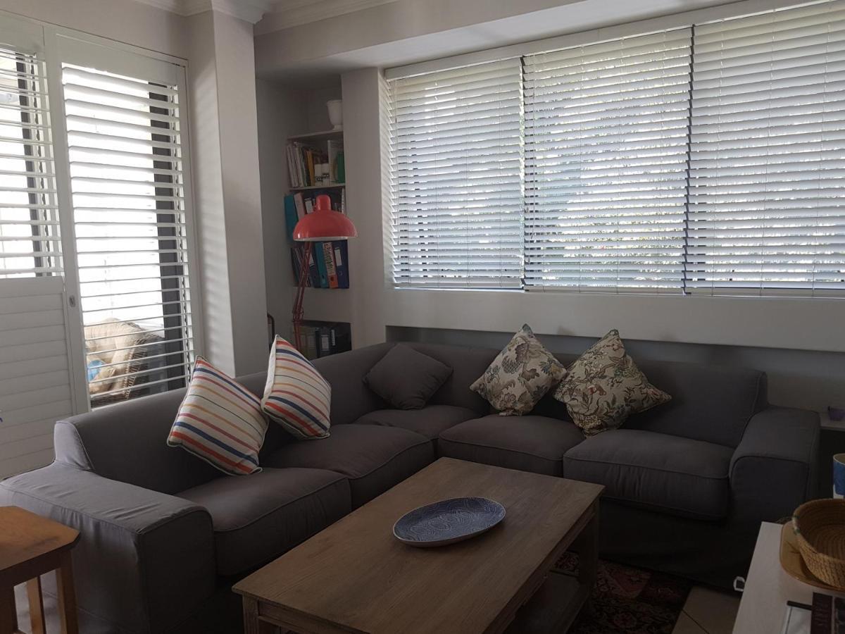 Modern, Centrally Located Dorp Street Apartment Stellenbosch Extérieur photo