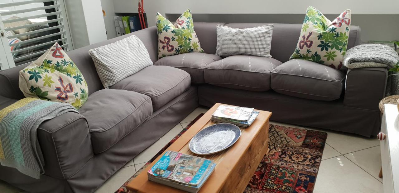 Modern, Centrally Located Dorp Street Apartment Stellenbosch Extérieur photo